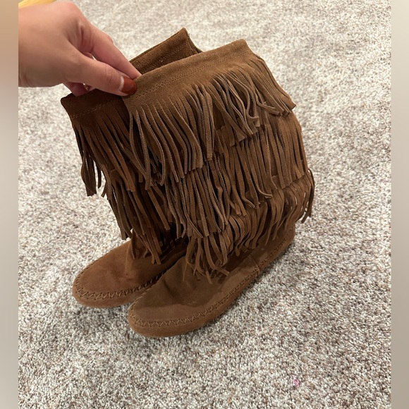 Frilly boots - Picture 5 of 5